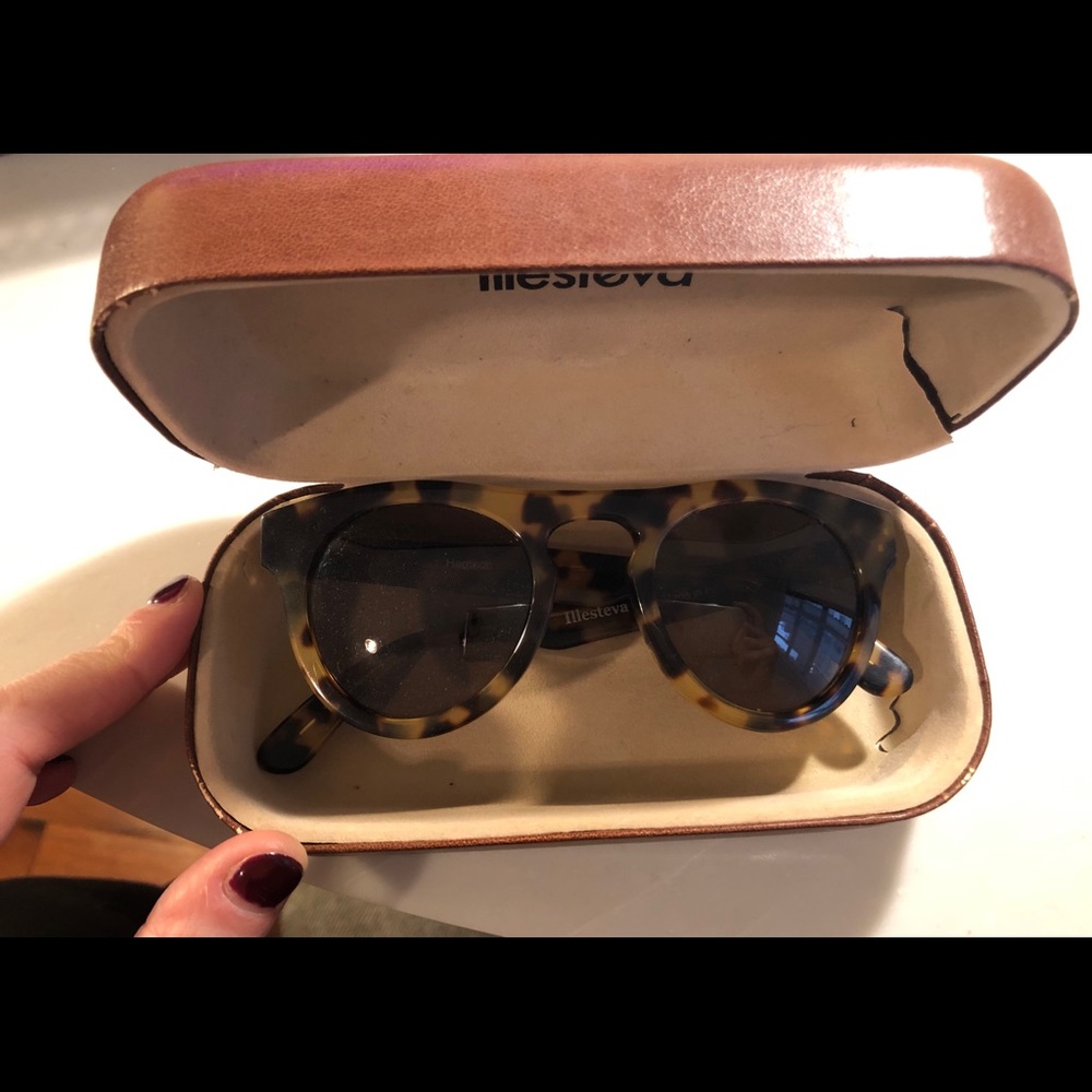 Illesteva tortoise sunglasses